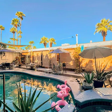 Villa The Twin Palms Art House - Vibrant, Design-Centric Oasis, 2 Mi To Downtown
